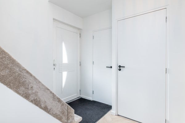 Foto - Verkocht onder voorbehoud: Instapklare gemoderniseerde geschakelde 2 onder 1 kap woning  met aanbouw, open keuken, tuin en garage in Voerendaal